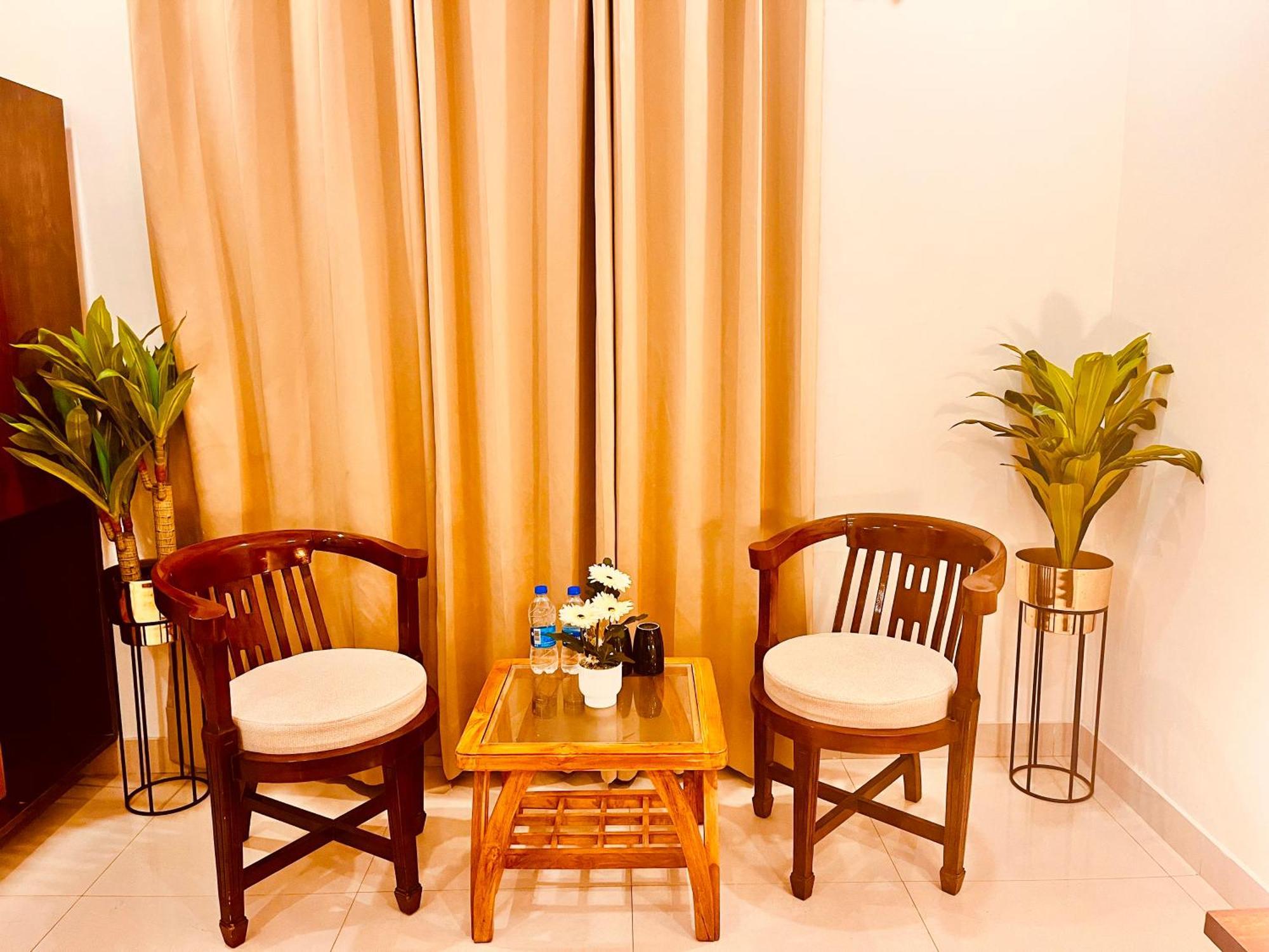 Hotel Sampat Royal Cafe Delhi  Exterior foto